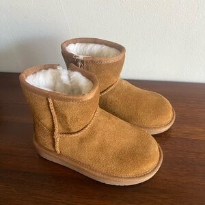 Koolaburra by UGG Toddler Boots – Size 8 – Chestnut – NEW